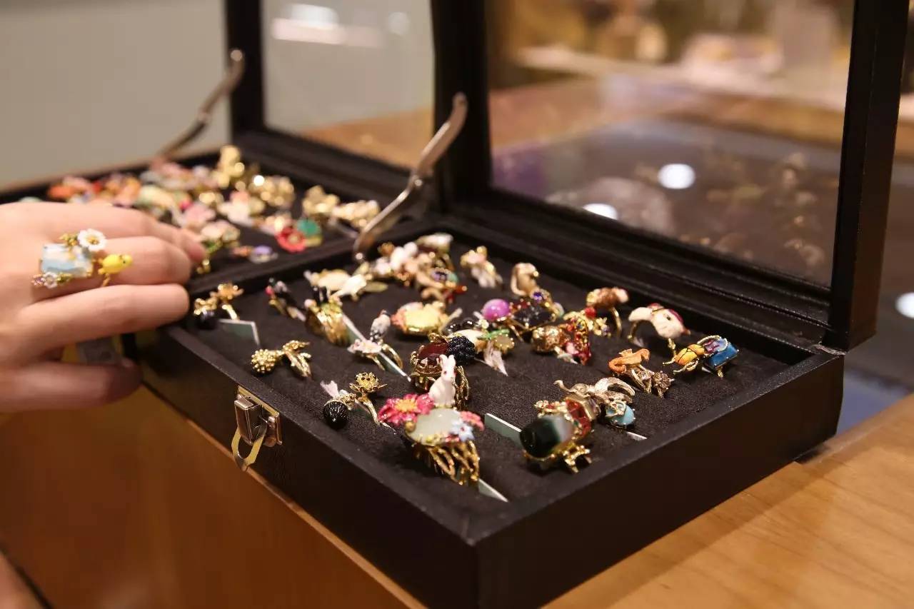 私藏了很久的7个小众配饰牌子,小众配饰品牌