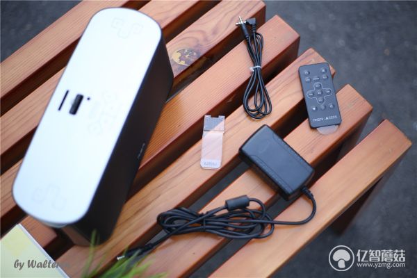 不用耳机孔一样插上就听，RSRDS909未来音响体验