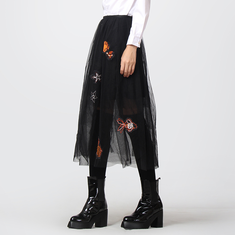 普通的裙子怎么穿惊艳,冬天怎么穿裙子好看又不冷