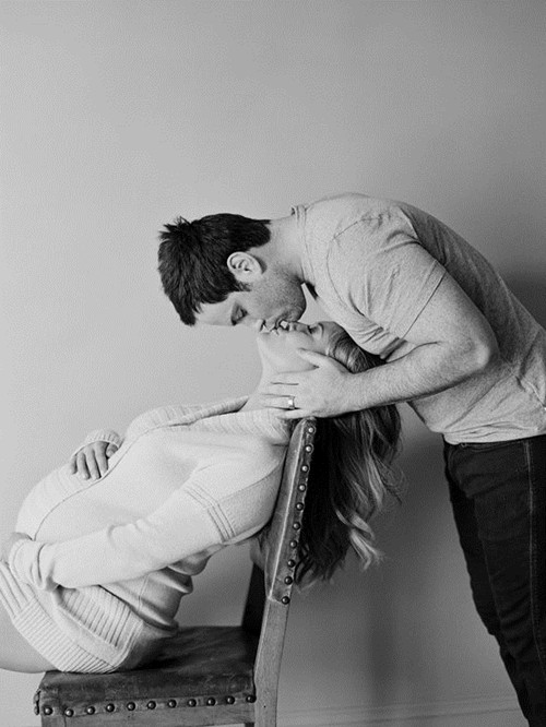 孕妇胸口喉咙有烧灼感怎么回事,孕妇感觉喉咙到胸口有灼伤感觉