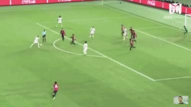 c罗在门前的冲击力,只会吃饼的球员