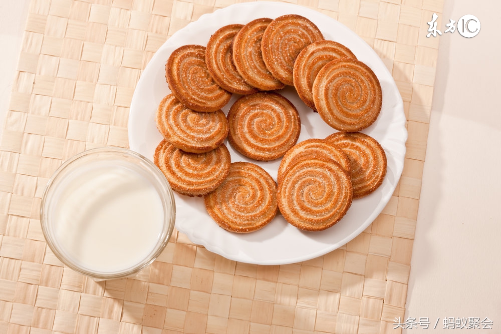 胎儿每月发育过程及营养情况,胎儿脑神经发育所需营养