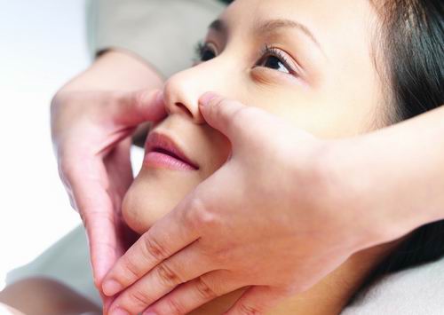 慢性鼻炎流清水鼻涕小妙招,慢性鼻炎怎么治疗才能除根呀