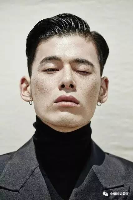 韩国肌肉男模日常穿搭 (韩国男模穿衣风格)