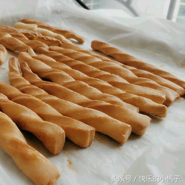 6个月宝宝吃磨牙棒还是磨牙饼干,7个月的宝宝磨牙饼干适合吃哪个