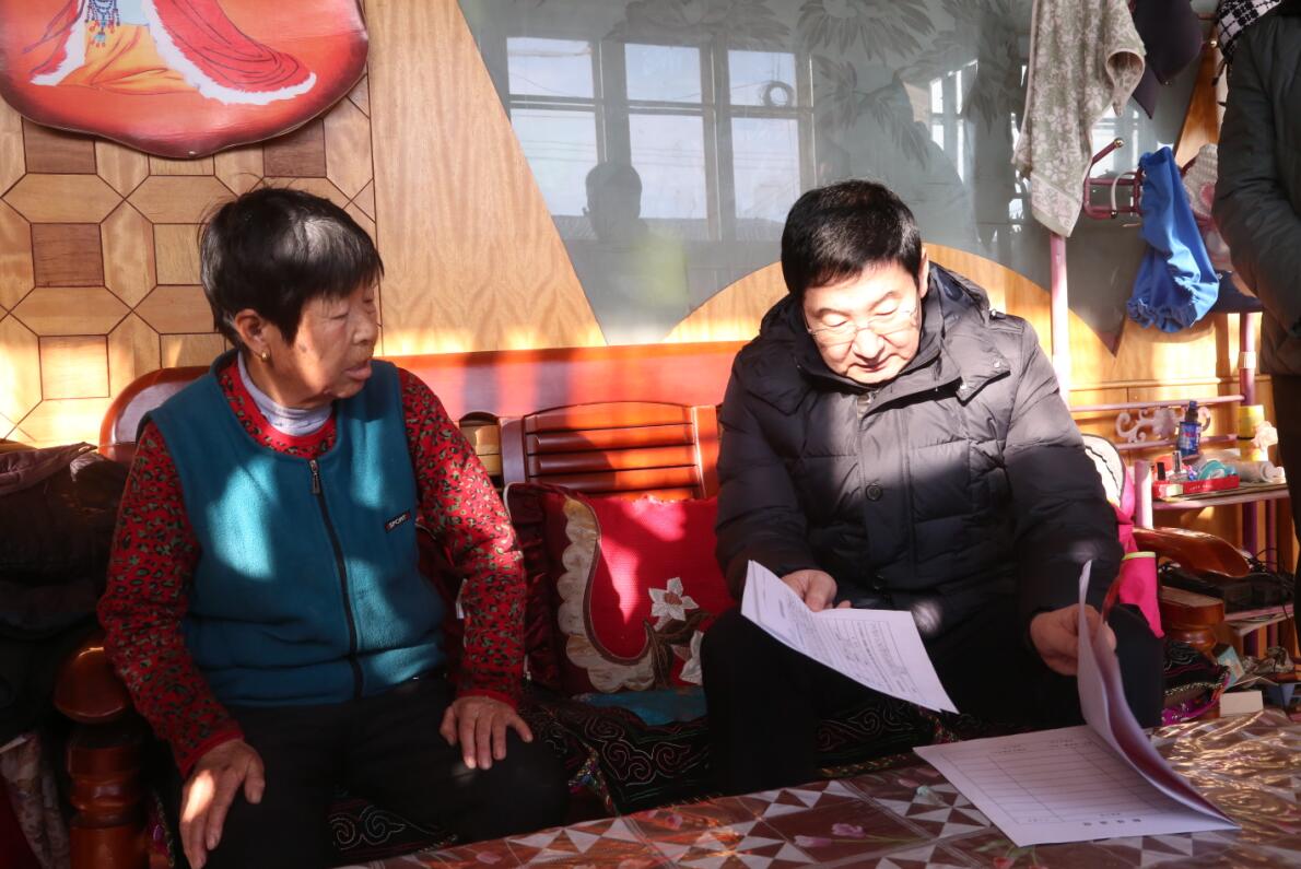 赛罕区关工委到黄合少镇调研,赛罕区政府办走访慰问困难群众