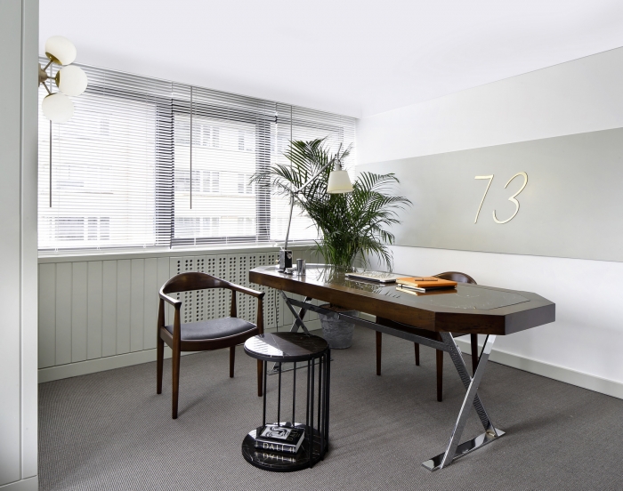 用木色为主的定制办公家具,HOLD住了这份优雅感