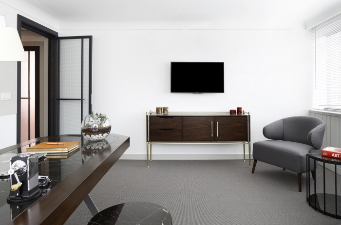 用木色为主的定制办公家具,HOLD住了这份优雅感