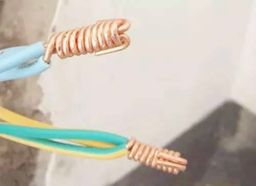 家里电器老是跳闸怎么回事,电工师傅教您分析电路跳闸的原因