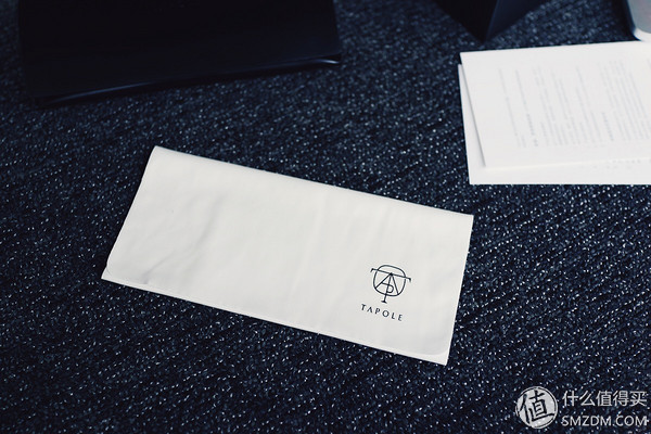 柯南戴白眼镜图片,柯南同款眼镜戴上之后能看见吗