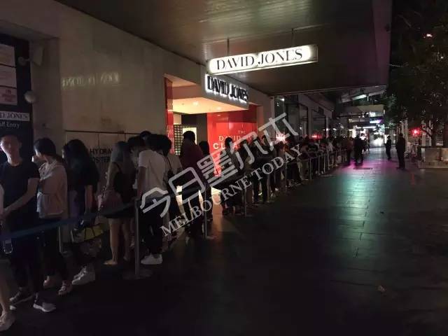 墨市BoxingDay现场:蔻驰5折!兰蔻YSL7折