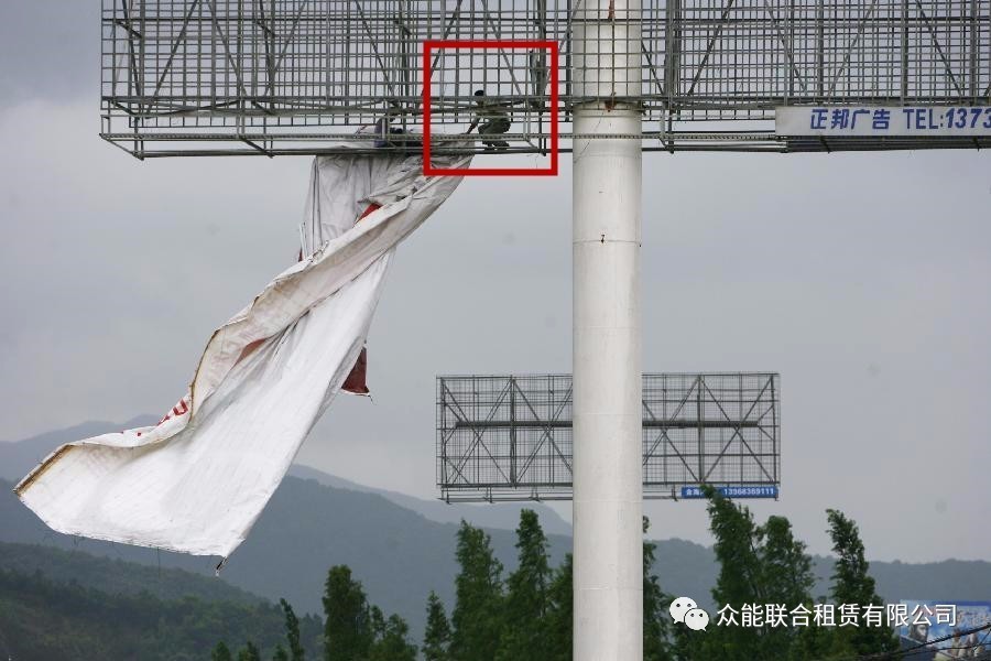 这些广告牌安装方式惊吓指数爆表！