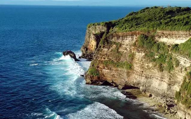 巴厘岛哪些旅游景点值得去旅游 (海岛明珠巴厘岛旅游)