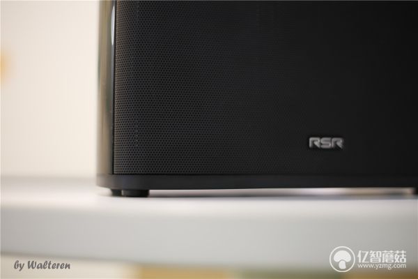 不用耳机孔一样插上就听，RSRDS909未来音响体验