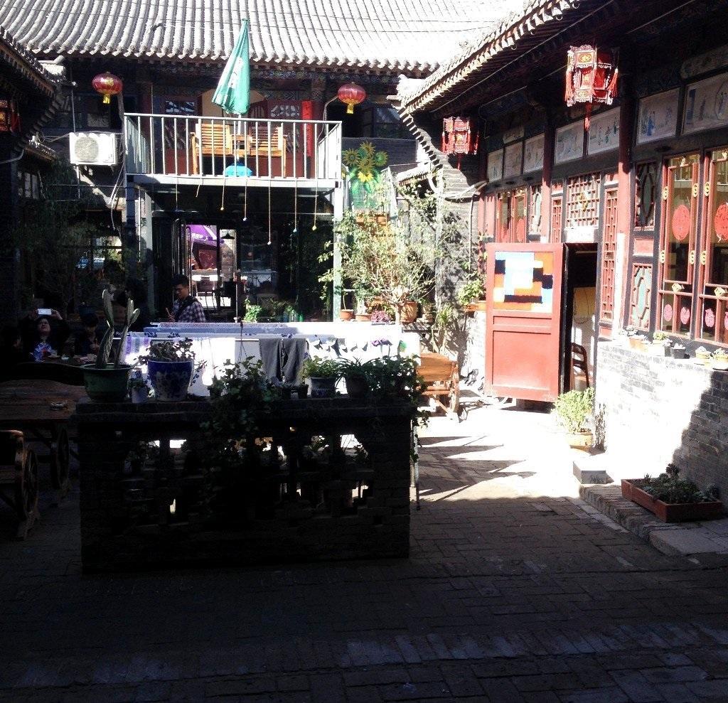 今年我住了40多家青年旅舍,这是我的见闻