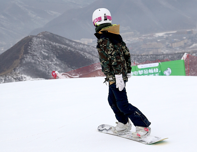 高级赛道单板滑雪全过程,单板滑雪滑雪视频