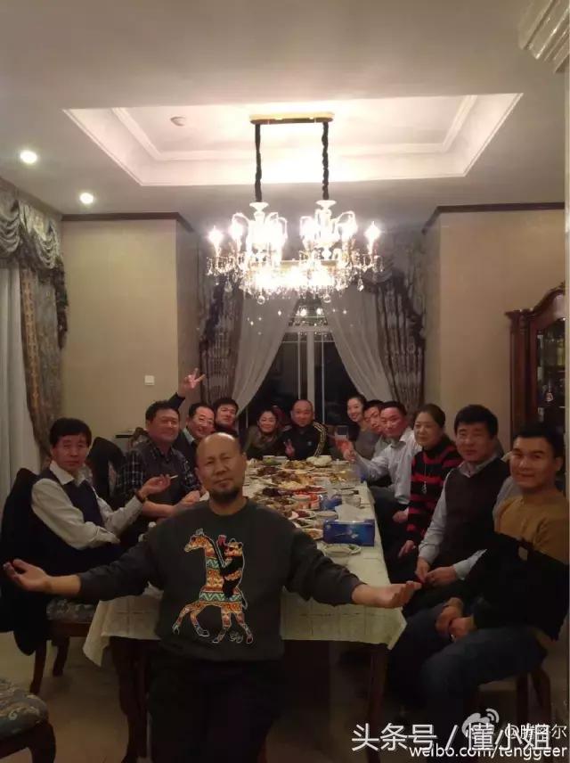 腾格尔结过几次婚,腾格尔被抢当压寨夫人