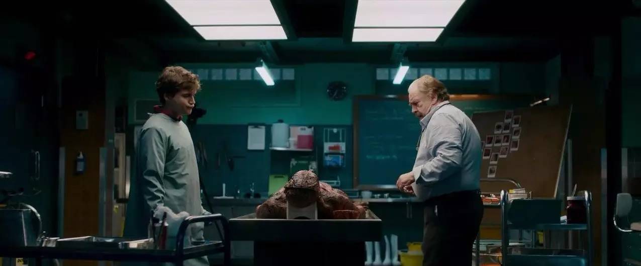 父子大战美艳女尸,导演你太会玩