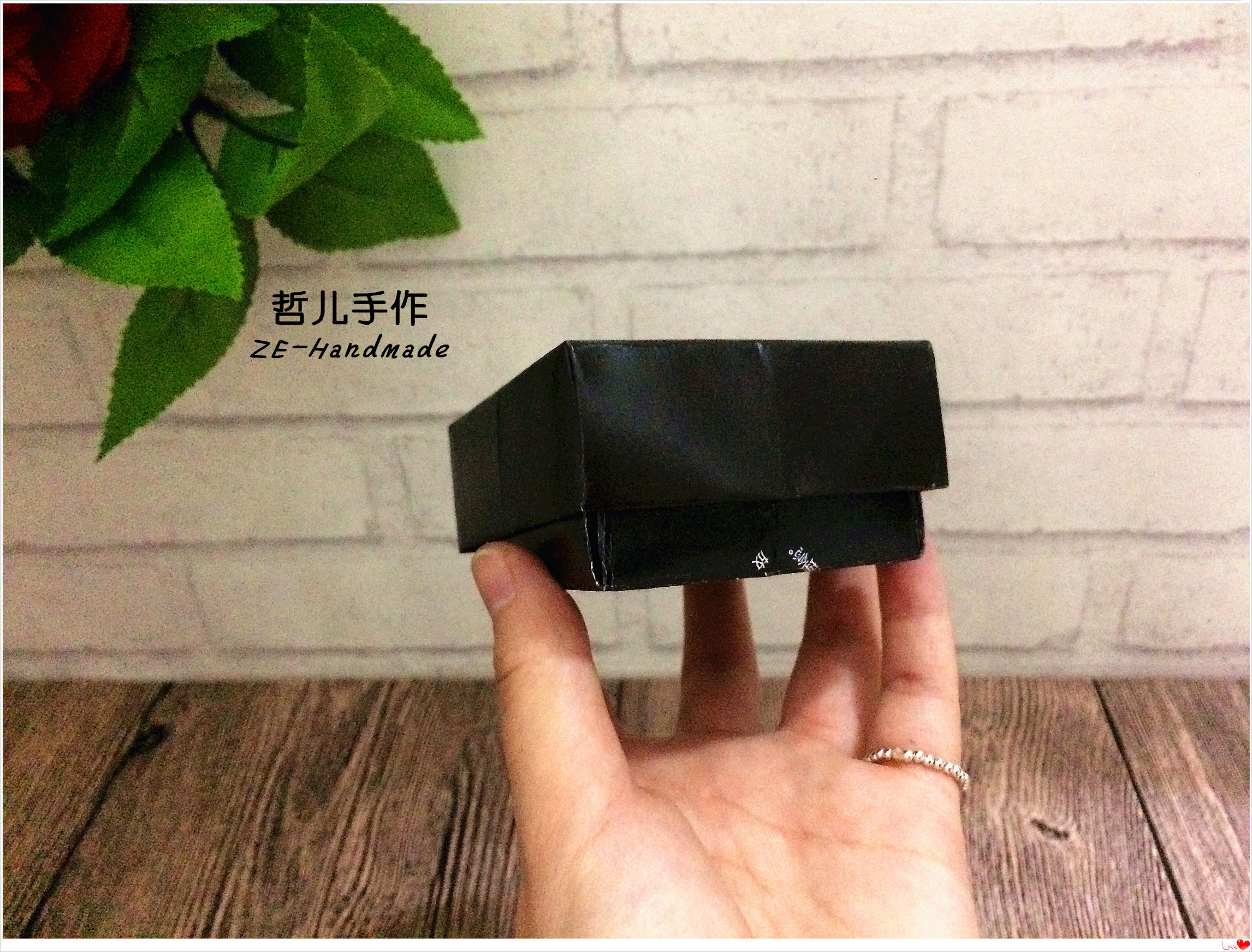 用瓶子折纸的牙签盒,折纸手工储物盒装饰品