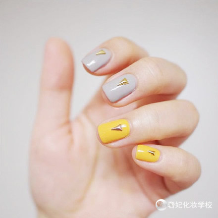 手白的人适合的美甲图片欣赏,手白又好看的女生