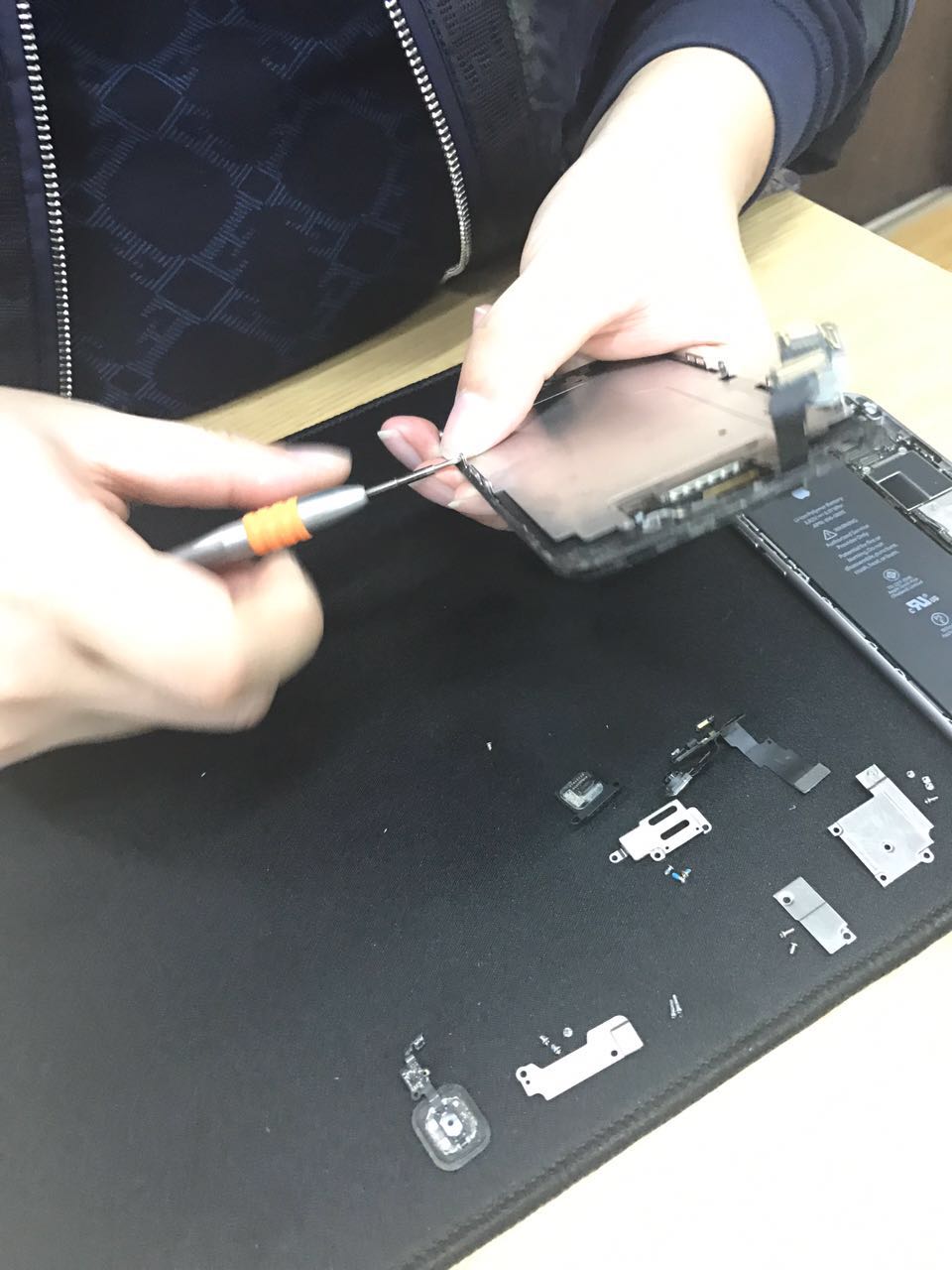 iphone6屏幕更换多少钱,iphone6屏幕换玻璃