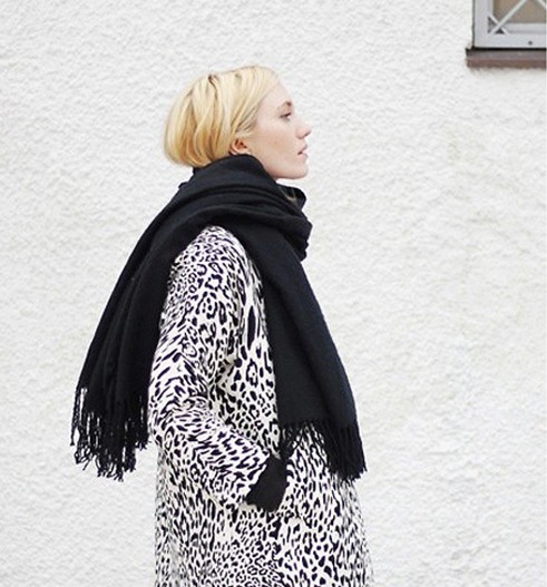 异域风情服饰不够围巾来凑,小众不撞围巾搭配