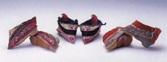 小脚女人的三寸金莲的历史,三寸金莲裹着一段中国历史