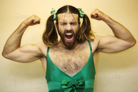 嘴唇上边有汗毛怎么办,嘴唇上长了一根汗毛怎么回事