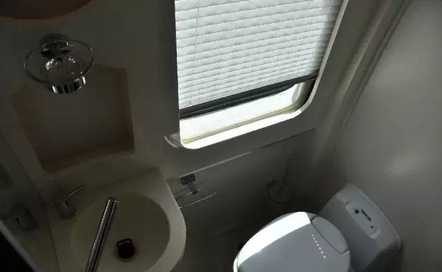 纯进口奔驰c型豪华房车,奔驰威霆房车28.98万起