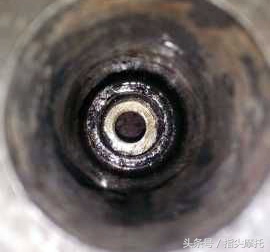 双缸摩托车火花塞坏了怎么换,二冲程摩托车加油断火修理