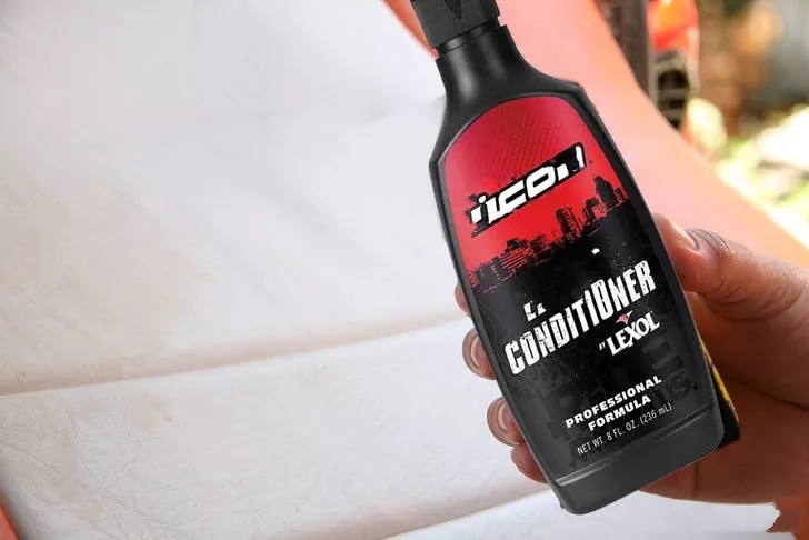 汽车皮坐垫上有墨水怎么处理,汽车上的油性笔迹怎么去除