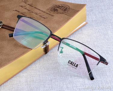 定制眼镜框和非定制眼镜框的区别,眼镜定制和现做什么区别