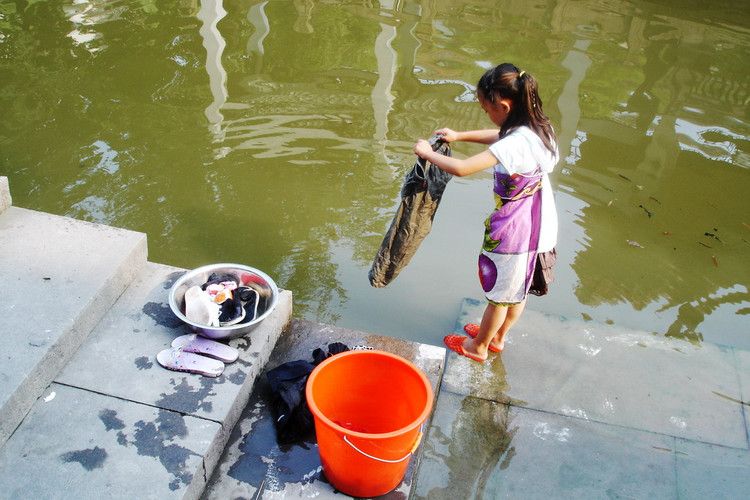 农村的孩子早当家大概意思,为什么说农村孩子早当家