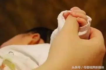无乳糖奶粉转奶后又腹泻,转奶后腹泻怎样转回原来的奶粉