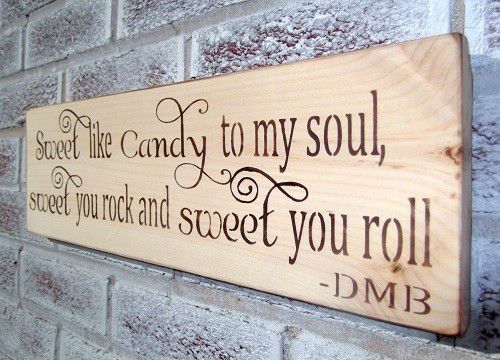 为你指向幸福的10个婚礼路引牌