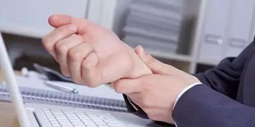 手机玩多了大拇指手腕痛,手机玩多了手指疼怎么缓解