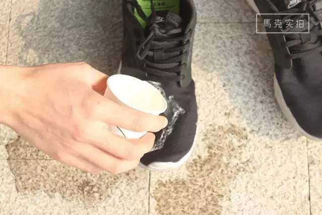 反绒皮的鞋子脏了怎么清洁,小白鞋脏了快速清洁