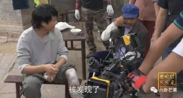 要被靳东的角色蒙蔽了双眼，他本人只有四岁，不能再多！