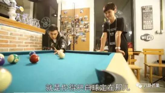 要被靳东的角色蒙蔽了双眼，他本人只有四岁，不能再多！