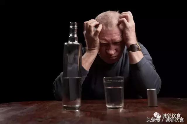 酒喝多了第二天难受出虚汗,喝酒喝多了第二天难受怎么解决