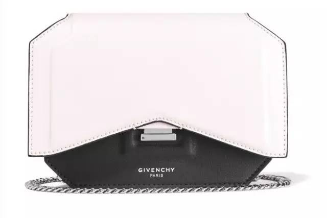 焦糖色大衣搭配什么包包好看,奢品包包如何穿搭