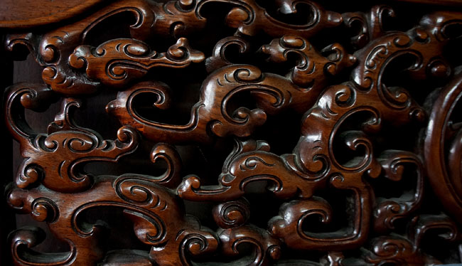 有人拿后海四合院换他这张床