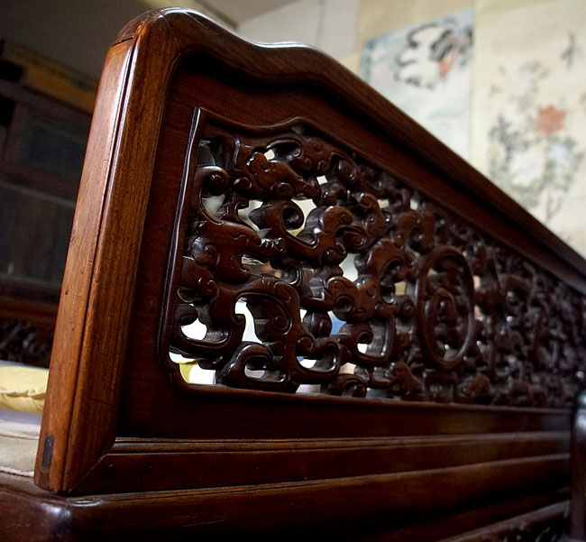 有人拿后海四合院换他这张床