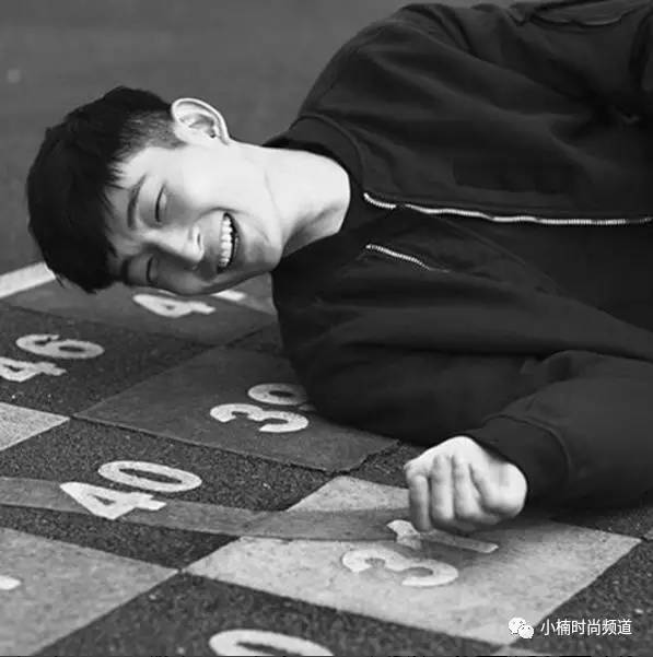 韩国肌肉男模日常穿搭 (韩国男模穿衣风格)