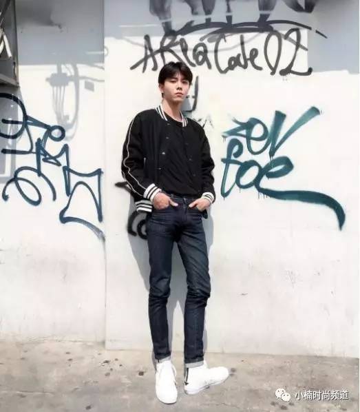 韩国肌肉男模日常穿搭 (韩国男模穿衣风格)