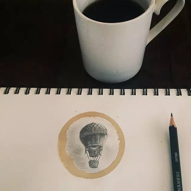 你喝160美元一磅的麝香猫屎咖啡，他却用咖啡画出“创意”插画