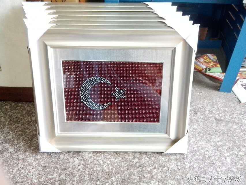 雄峰万里舞长龙!2017更向前!框福工艺祝大家开年大吉!