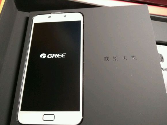 董小姐的情怀手机到底是个什么样？格力手机二*开代**箱体验