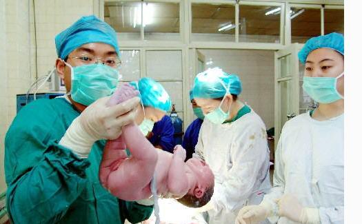 双胞胎产检正常生出来有问题,胎心会因为医生经验不足误诊吗