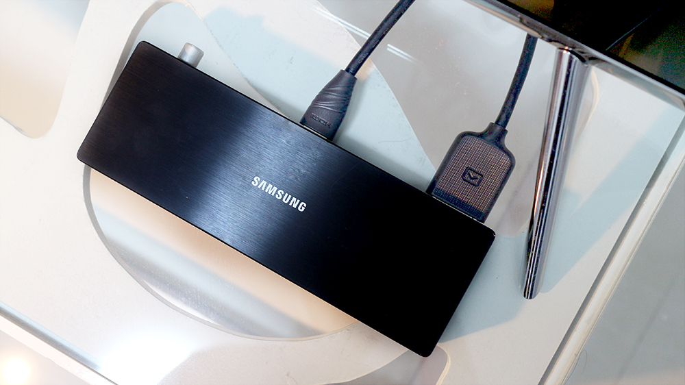 三星电视6880和7300有什么区别,三星电视机曲面好还是平面好